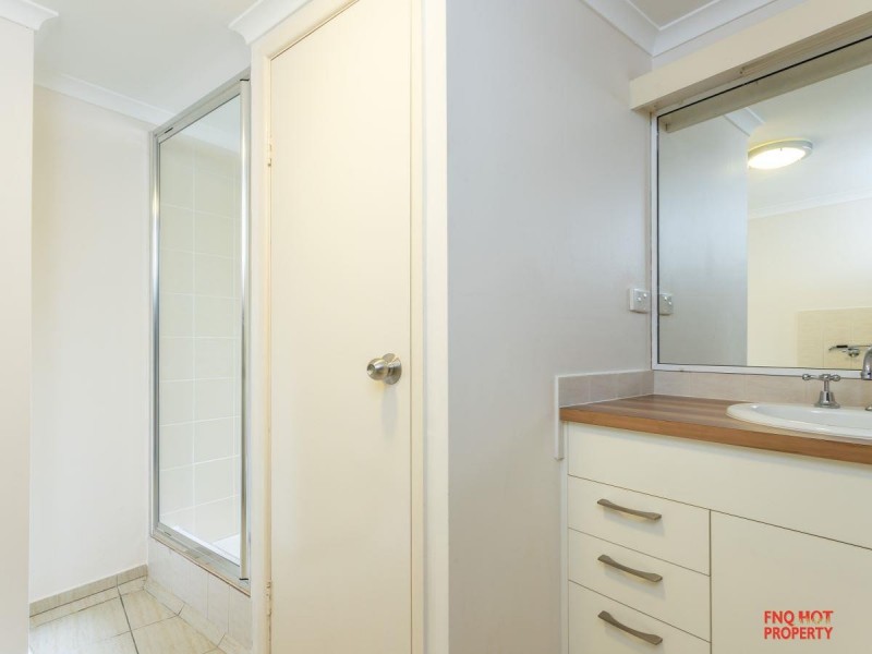 2/105-107 Collins Avenue, Edge Hill QLD 4870