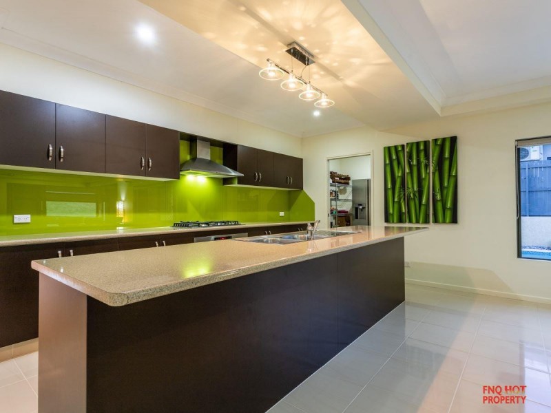 /3 Retreat Close, Palm Cove QLD 4879
