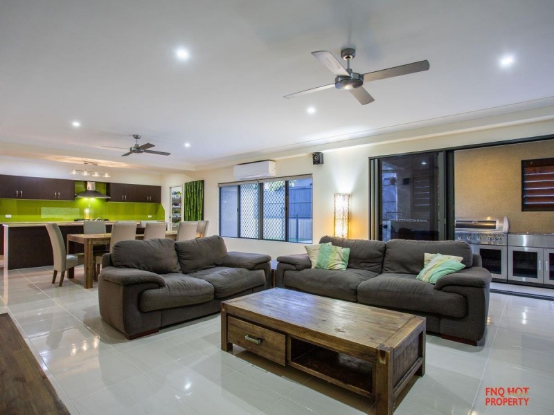 /3 Retreat Close, Palm Cove QLD 4879