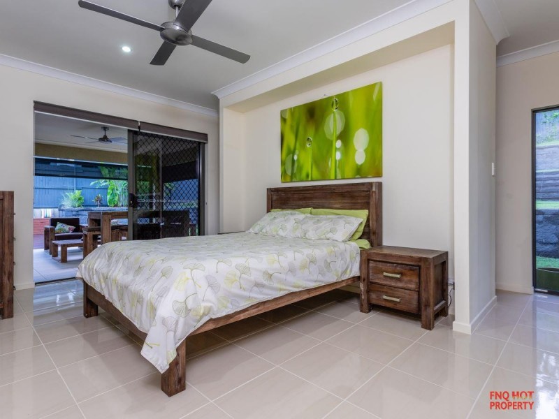 /3 Retreat Close, Palm Cove QLD 4879