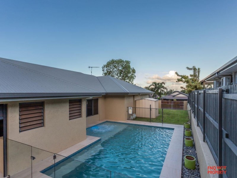 /3 Retreat Close, Palm Cove QLD 4879