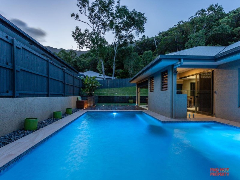 /3 Retreat Close, Palm Cove QLD 4879