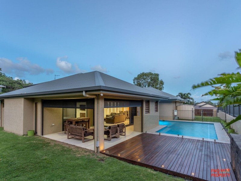 /3 Retreat Close, Palm Cove QLD 4879