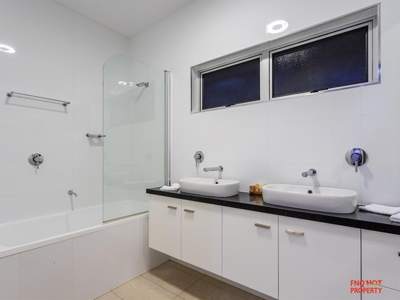 /49 Harbour Drive, Trinity Park QLD 4879
