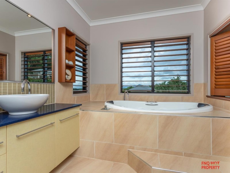 /28 Macarthur Close, Palm Cove QLD 4879