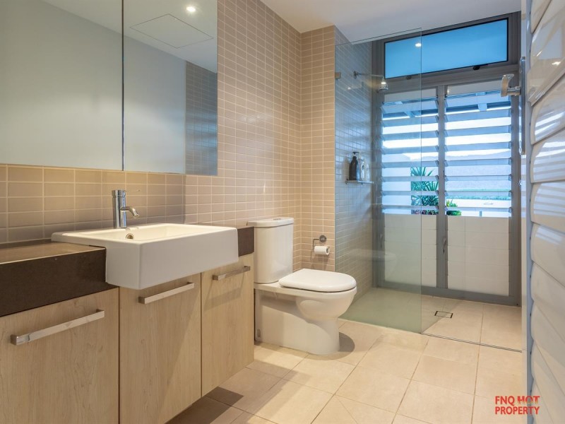3/1 Marlin Parade, Cairns City QLD 4870