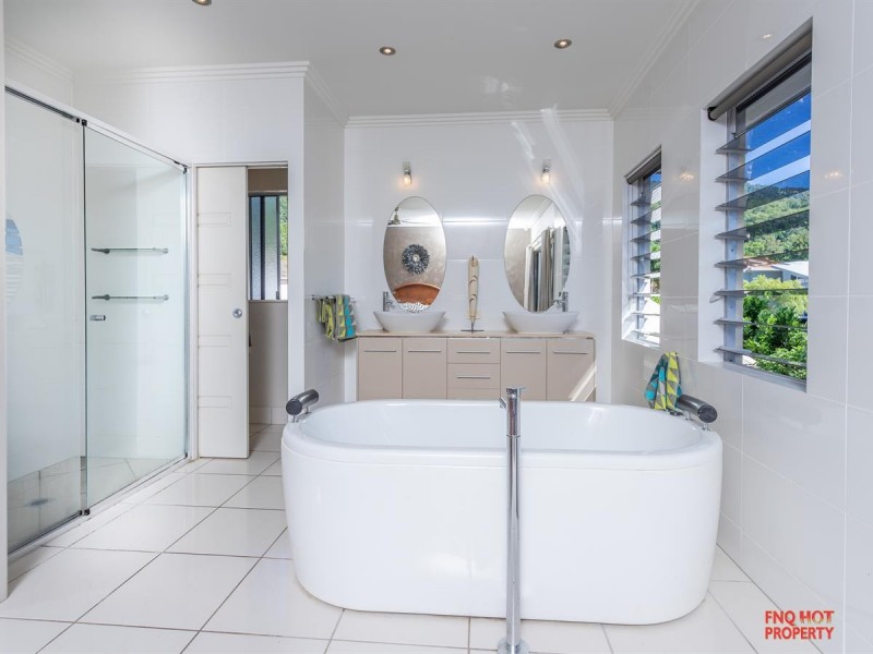 /2 Rossmann Road, Smithfield QLD 4878