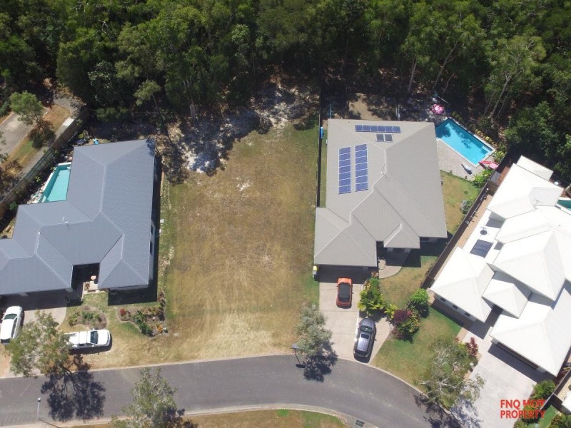 /3 Kurt Close, Palm Cove QLD 4879