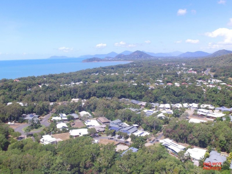/3 Kurt Close, Palm Cove QLD 4879
