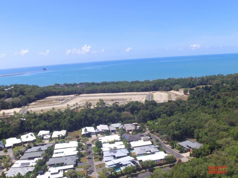 /3 Kurt Close, Palm Cove QLD 4879