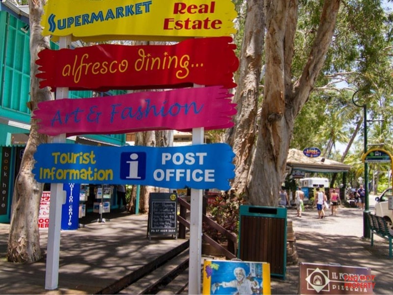 /3 Kurt Close, Palm Cove QLD 4879