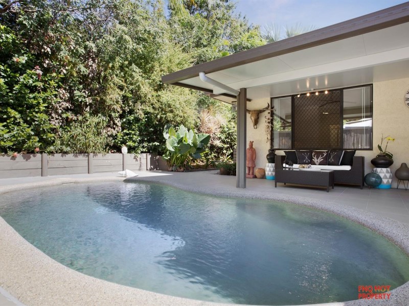 /1 Helix Close, Clifton Beach QLD 4879