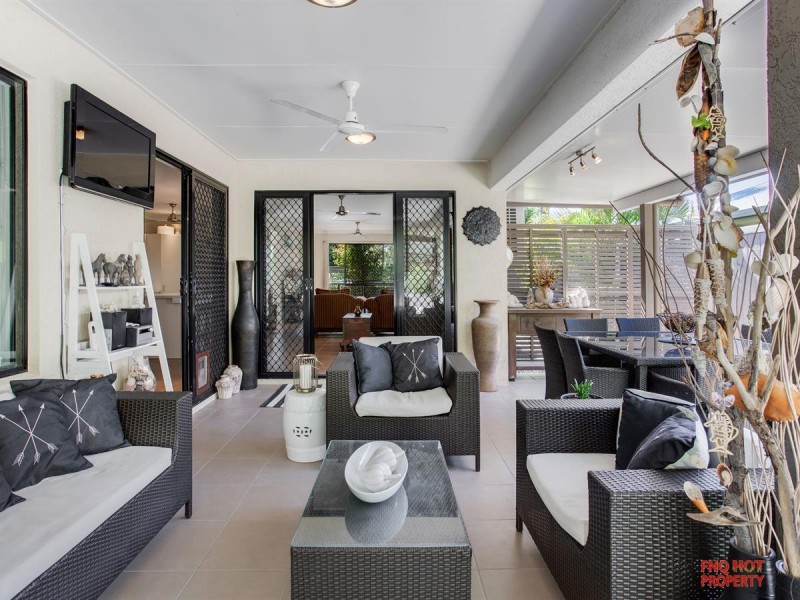 /1 Helix Close, Clifton Beach QLD 4879