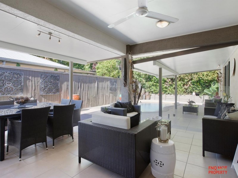 /1 Helix Close, Clifton Beach QLD 4879