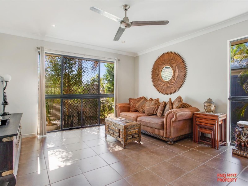 /1 Helix Close, Clifton Beach QLD 4879