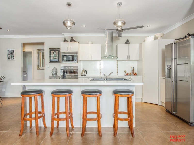 /1 Helix Close, Clifton Beach QLD 4879