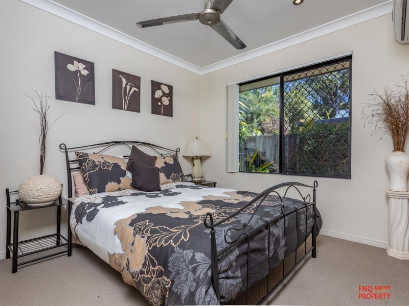 /1 Helix Close, Clifton Beach QLD 4879