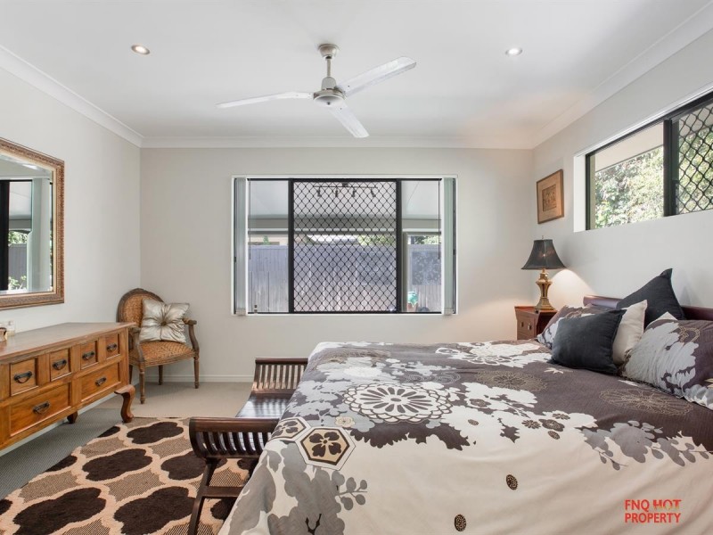 /1 Helix Close, Clifton Beach QLD 4879