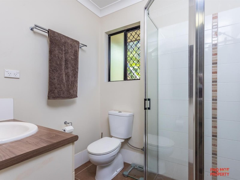/1 Helix Close, Clifton Beach QLD 4879