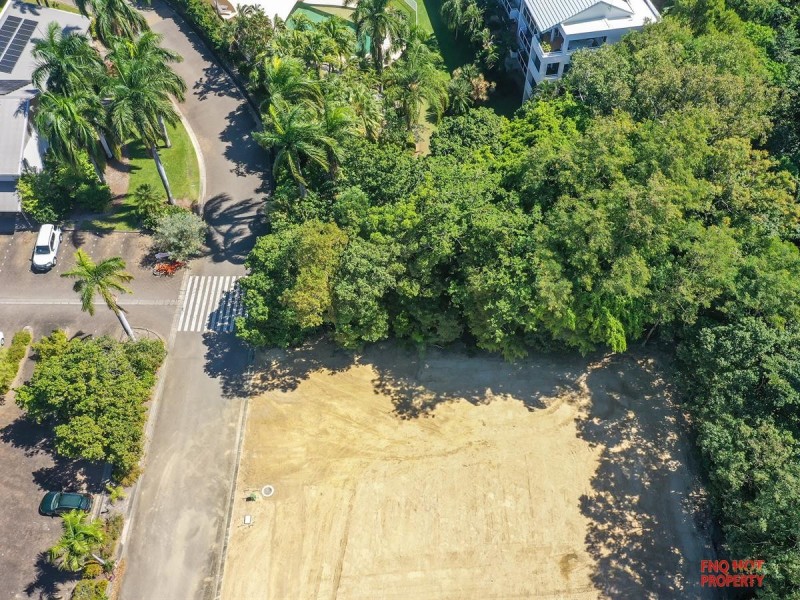 /6L Coral Coast Drive, Palm Cove QLD 4879