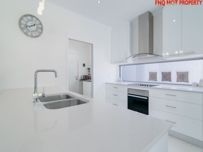 /128 Harbour Drive, Trinity Park QLD 4879