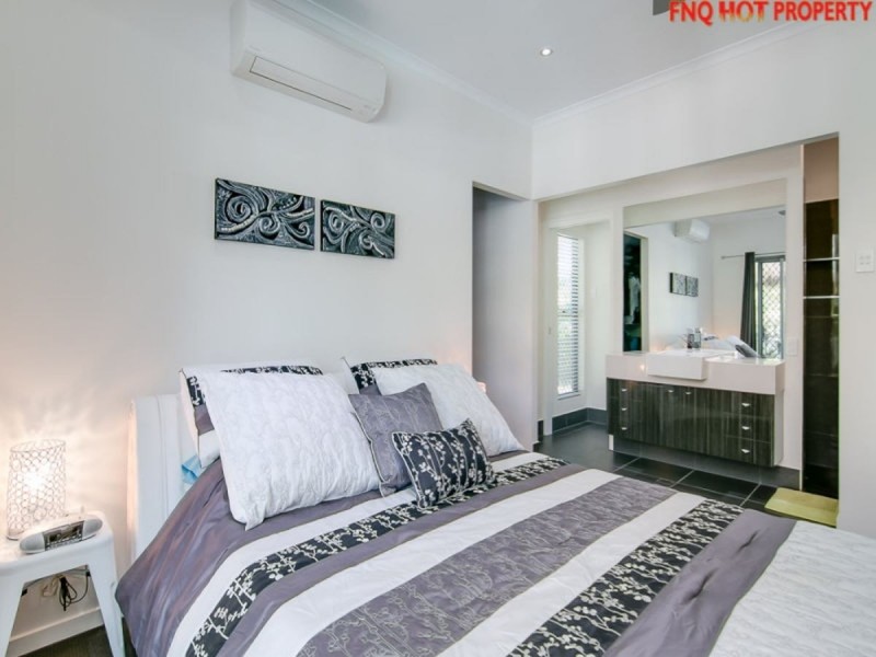 /128 Harbour Drive, Trinity Park QLD 4879