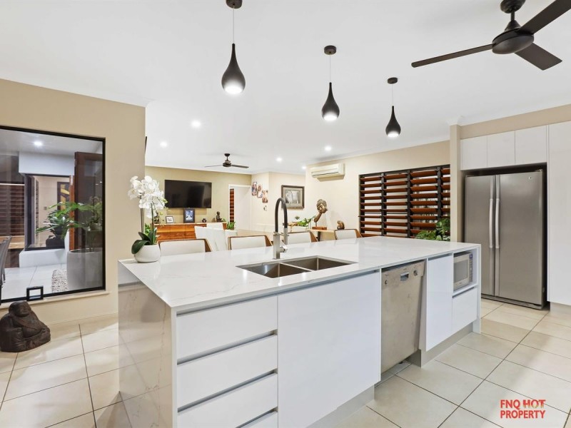 /2 Quest Court, Trinity Park QLD 4879