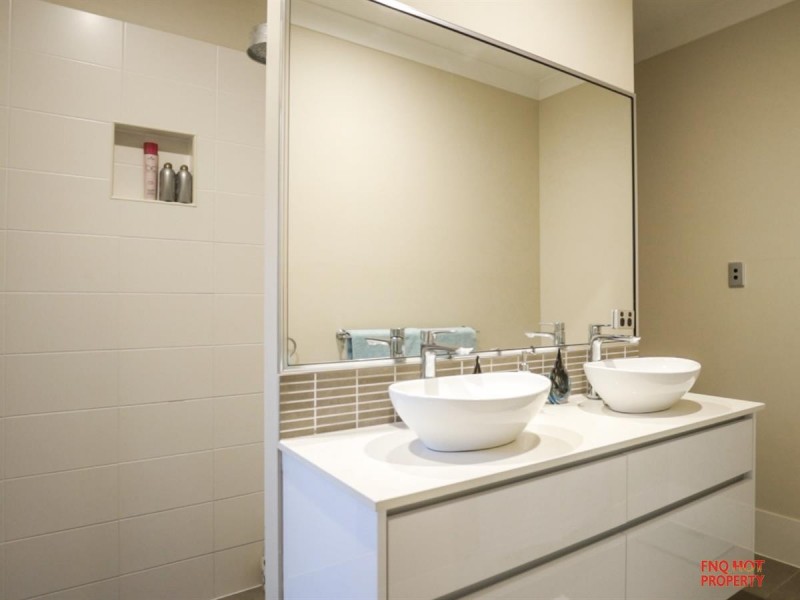 /2 Quest Court, Trinity Park QLD 4879