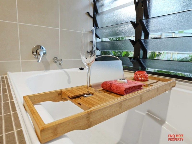 /2 Quest Court, Trinity Park QLD 4879