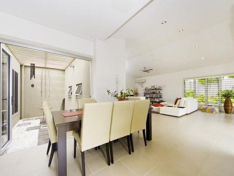 2/60 Harbour Drive, Trinity Park QLD 4879