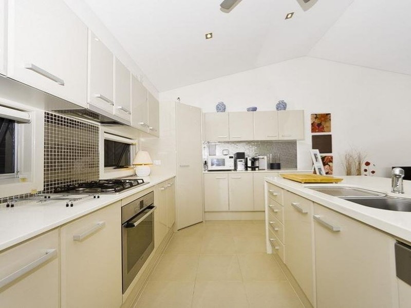 2/60 Harbour Drive, Trinity Park QLD 4879