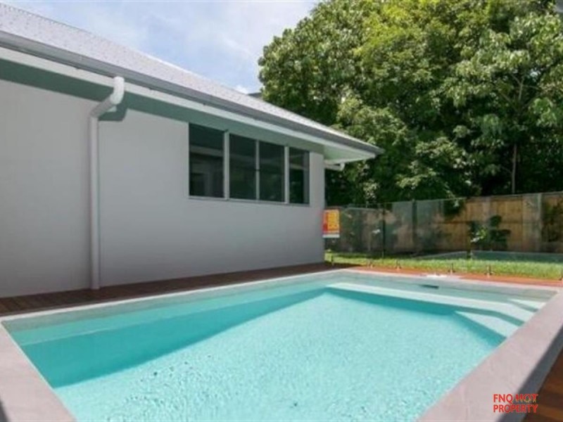 /63 Ocean Drive, Palm Cove QLD 4879