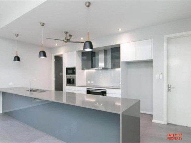 /63 Ocean Drive, Palm Cove QLD 4879