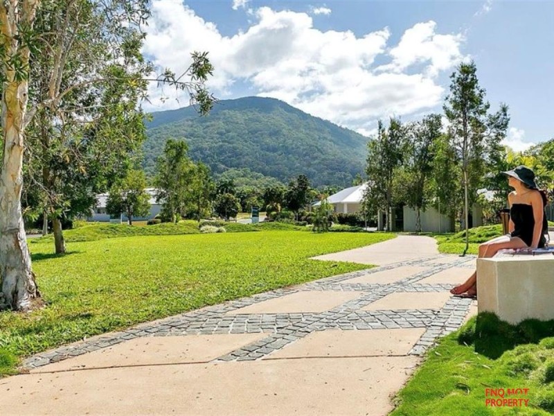 /63 Ocean Drive, Palm Cove QLD 4879