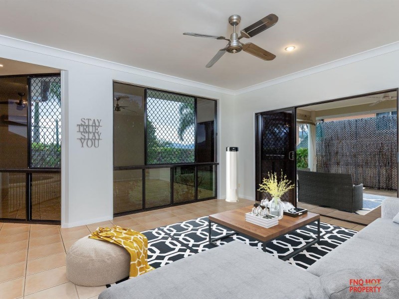 /4 Crows Nest Terrace, Trinity Beach QLD 4879