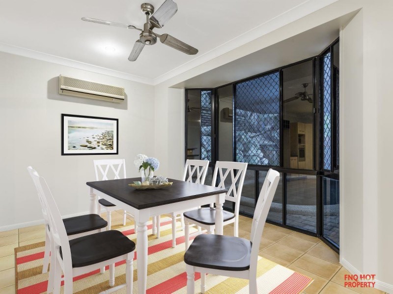/4 Crows Nest Terrace, Trinity Beach QLD 4879