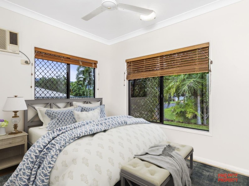 /4 Crows Nest Terrace, Trinity Beach QLD 4879