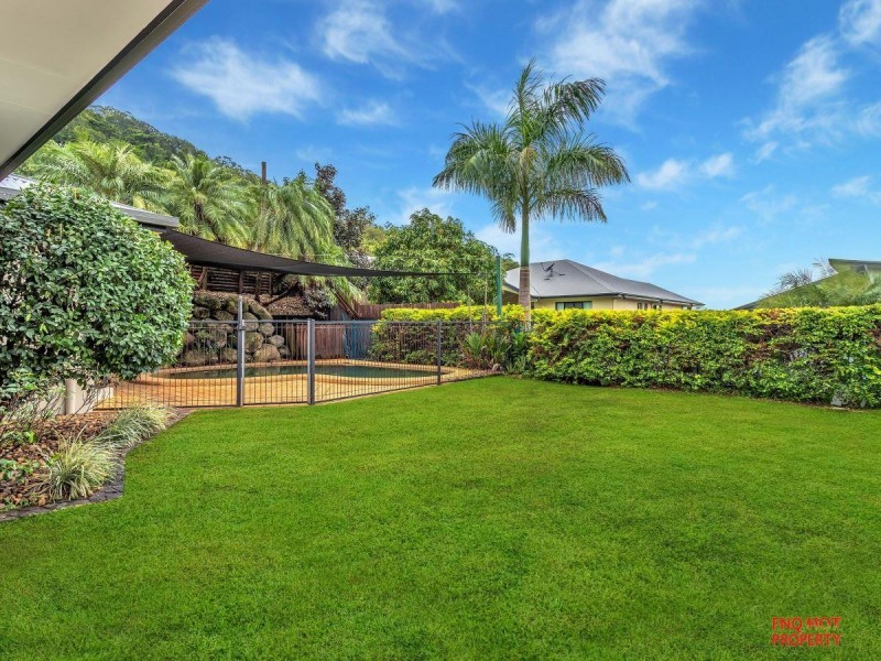 /4 Crows Nest Terrace, Trinity Beach QLD 4879