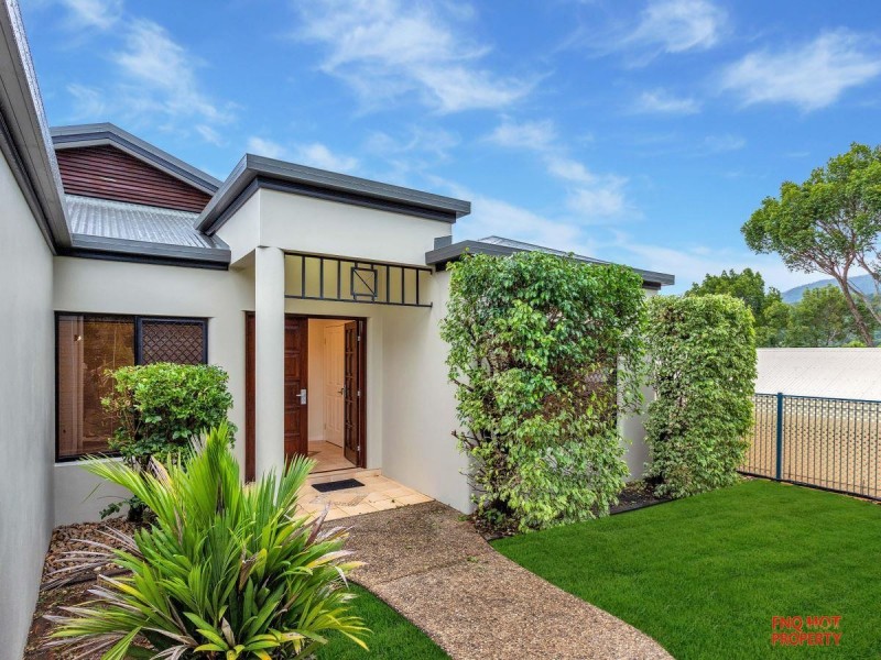 /4 Crows Nest Terrace, Trinity Beach QLD 4879
