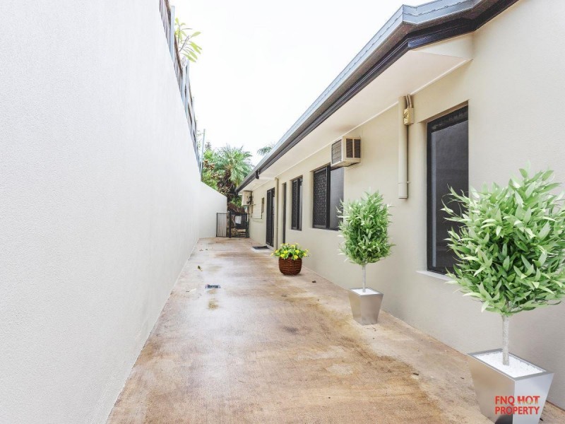 /4 Crows Nest Terrace, Trinity Beach QLD 4879