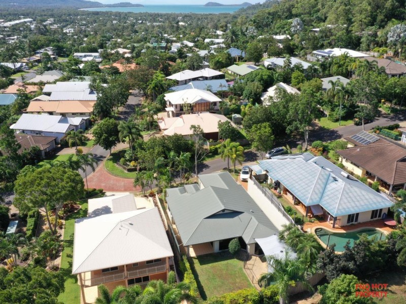 /4 Crows Nest Terrace, Trinity Beach QLD 4879