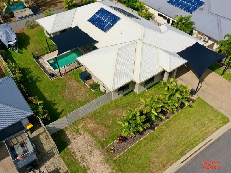 /8 Quarterdeck Street, Trinity Beach QLD 4879