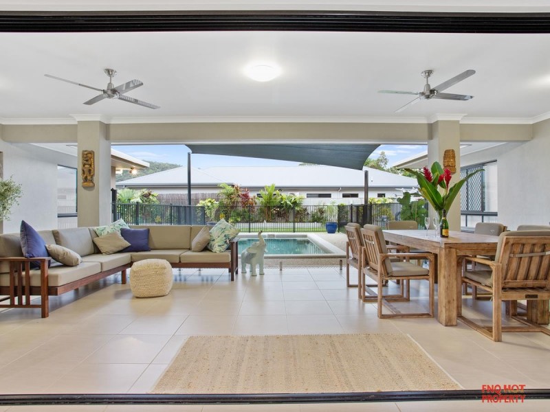 /8 Quarterdeck Street, Trinity Beach QLD 4879
