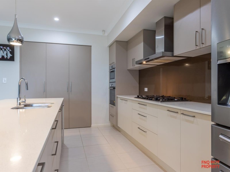 /8 Quarterdeck Street, Trinity Beach QLD 4879