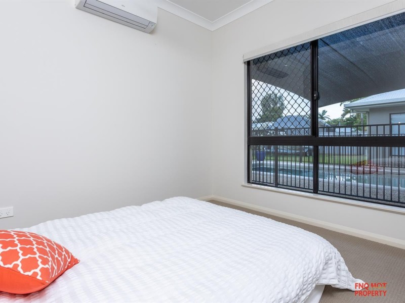 /8 Quarterdeck Street, Trinity Beach QLD 4879