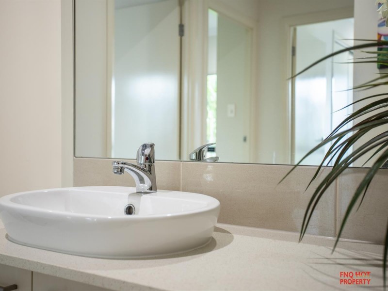 /8 Quarterdeck Street, Trinity Beach QLD 4879