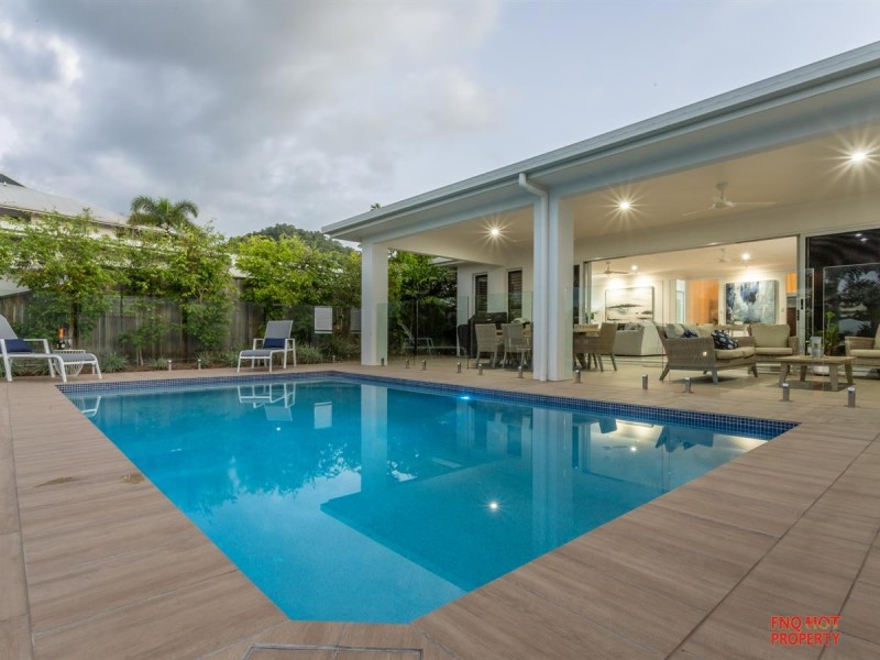 /12 Bluewater Lane, Trinity Beach QLD 4879