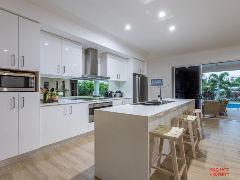 /12 Bluewater Lane, Trinity Beach QLD 4879