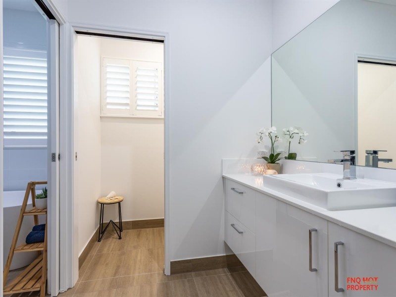 /12 Bluewater Lane, Trinity Beach QLD 4879