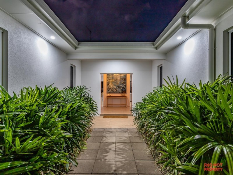 /12 Bluewater Lane, Trinity Beach QLD 4879